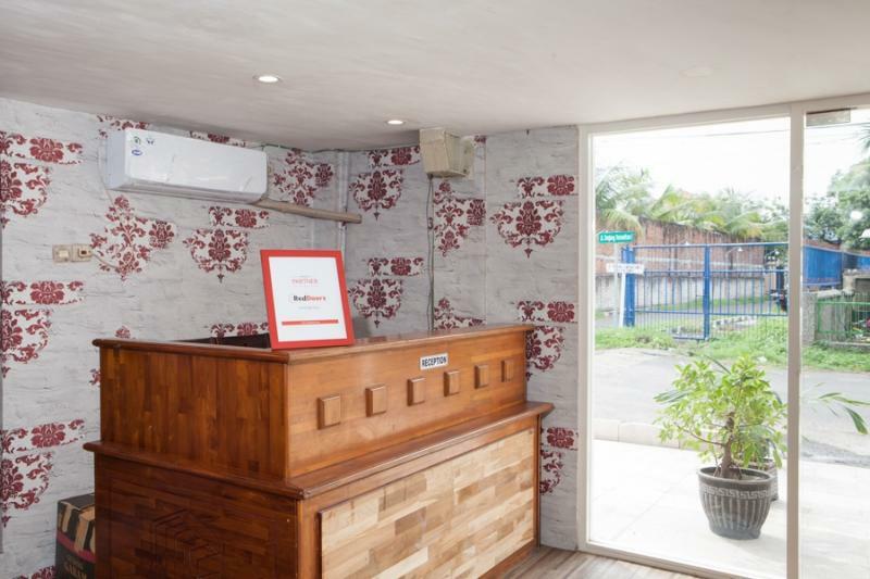 Reddoorz Near Pelabuhan Tanjung Perak 2 Wisma tamu 2*
